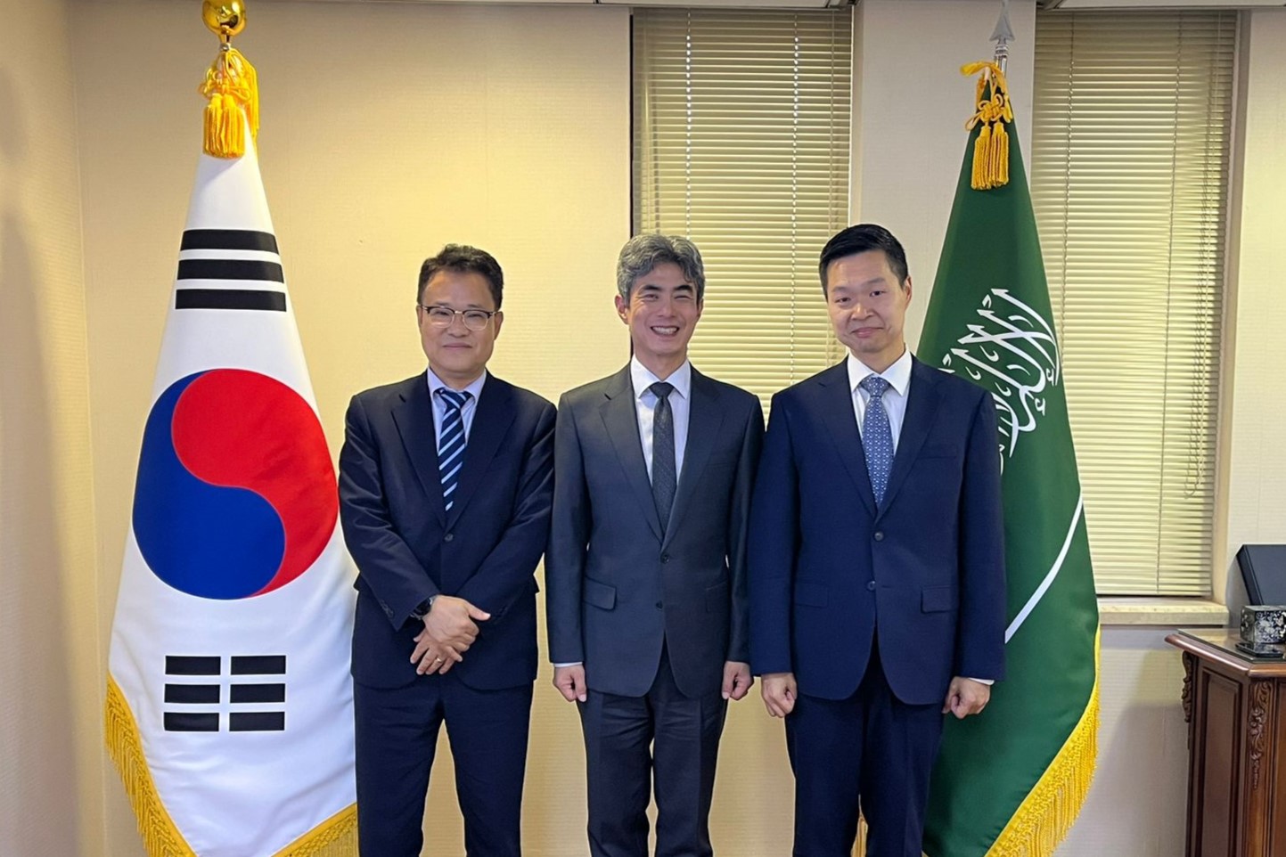 강신철 대사, 현대건설 면담
